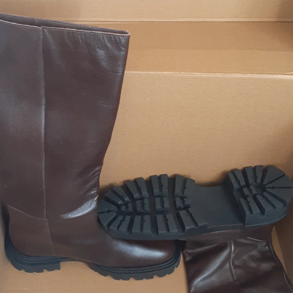 Zara - Picture 4 of 4